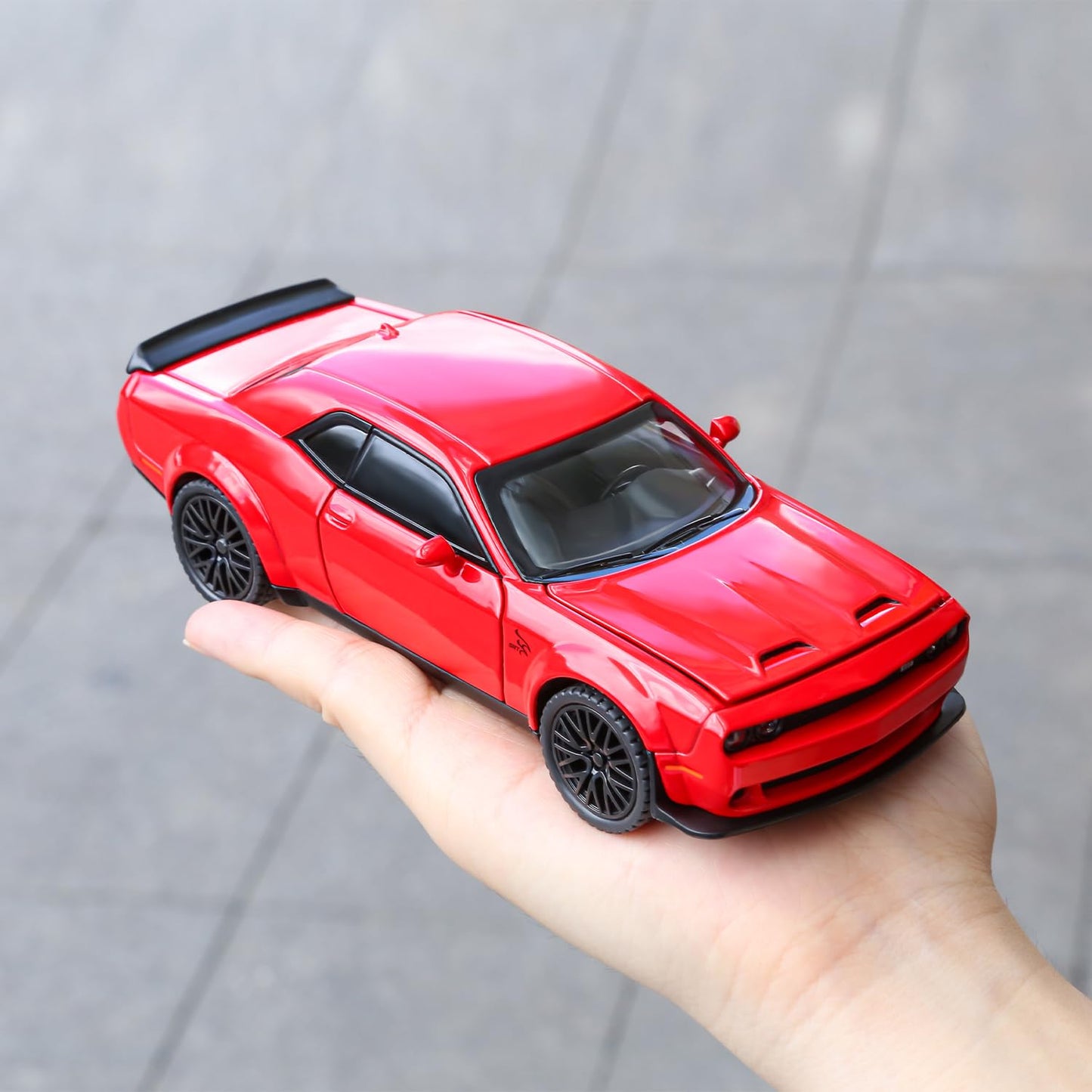 Dodge Challenger Hellcat - Diecast Metal Car - Scale 1:24