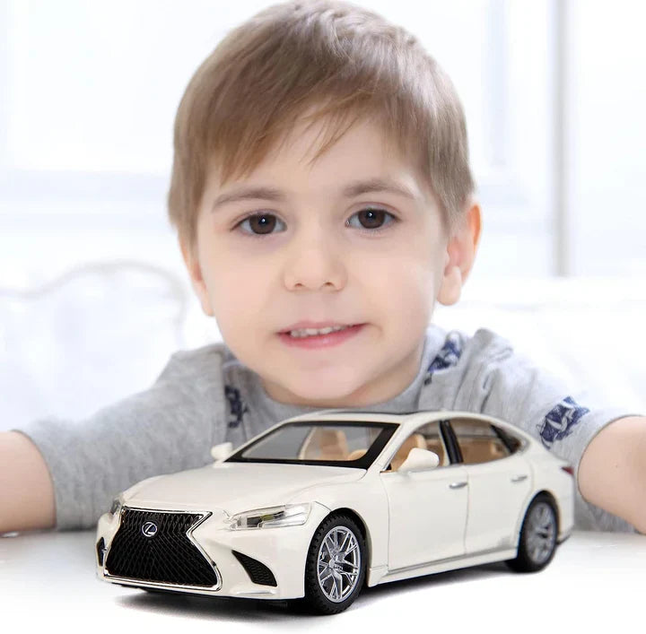 Lexus Ls500h - Diecast Metal Car - Scale 1:32