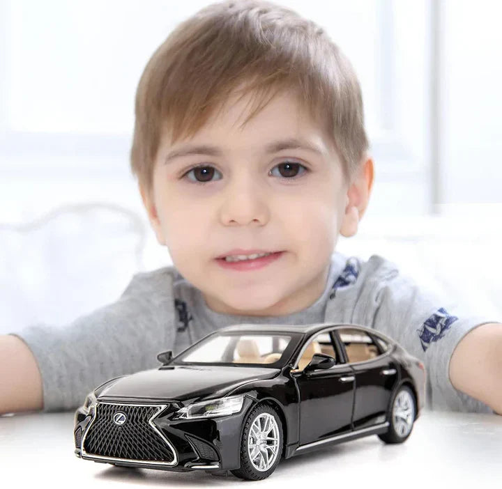 Lexus Ls500h - Diecast Metal Car - Scale 1:32